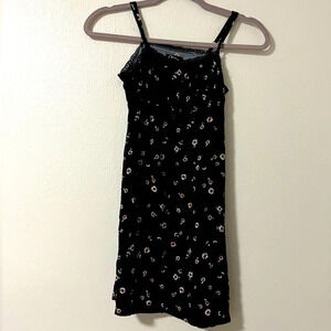 Dainty flower dress black with lace trim Girls size Large 10/12 fall winter